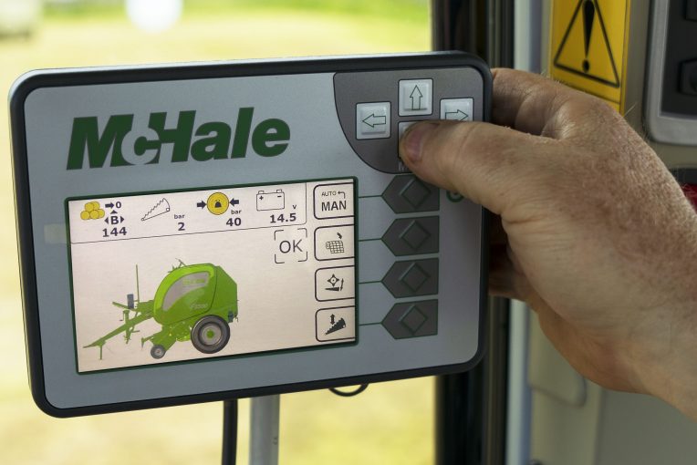 Ruļļu prese McHale F5-550