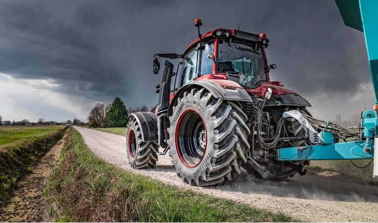 Valtra T215V