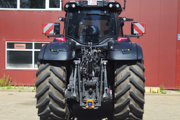 Valtra Q305