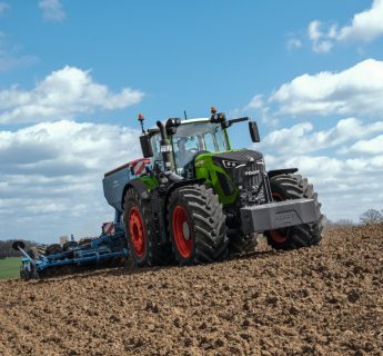 Fendt 933 Vario – tiem, kuri vēlas palielināt savas saimniecības jaudu!