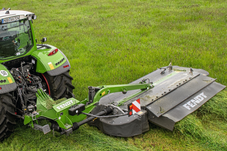 Fendt Slicer 320P pļaujmašīna