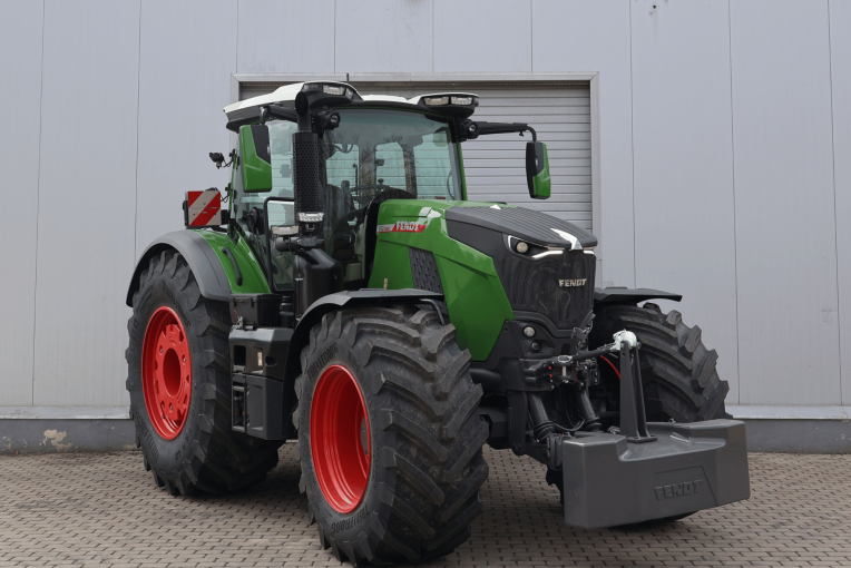 Fendt 832 Vario Gen5 ProfiPlus