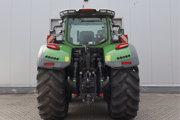 Fendt 832 Vario Gen5 ProfiPlus