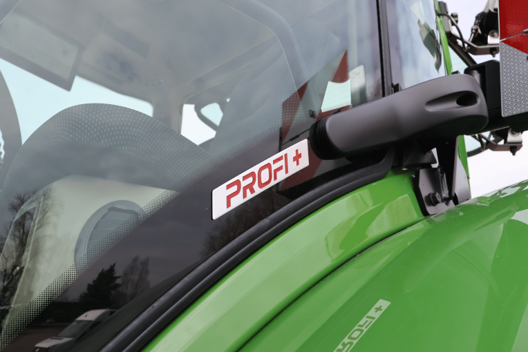 Fendt 832 Vario Gen5 ProfiPlus