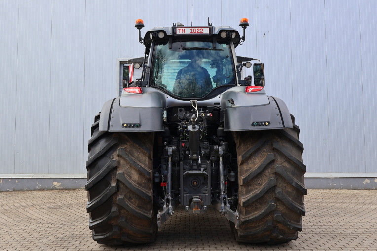 Valtra S416 Unlimited Grey